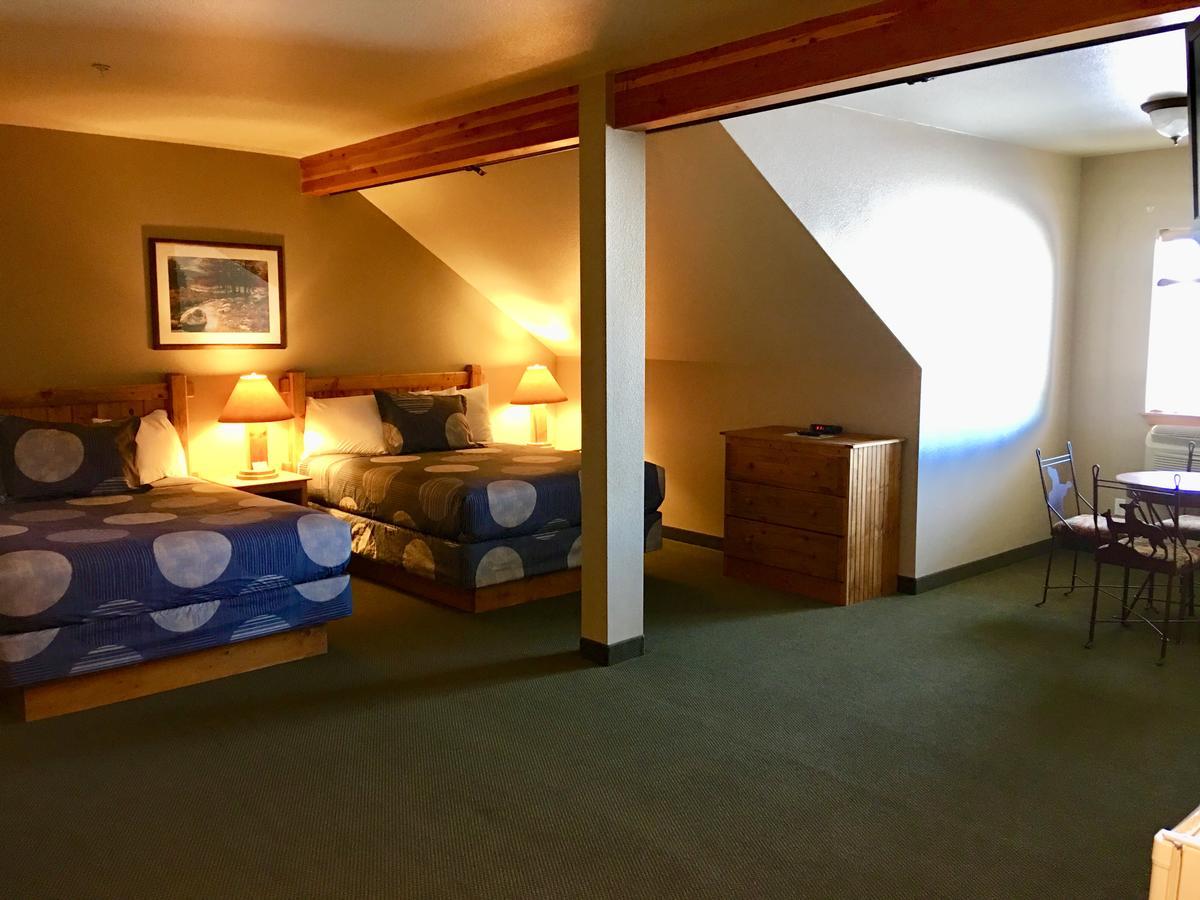 Boulder Creek Inn Donnelly エクステリア 写真