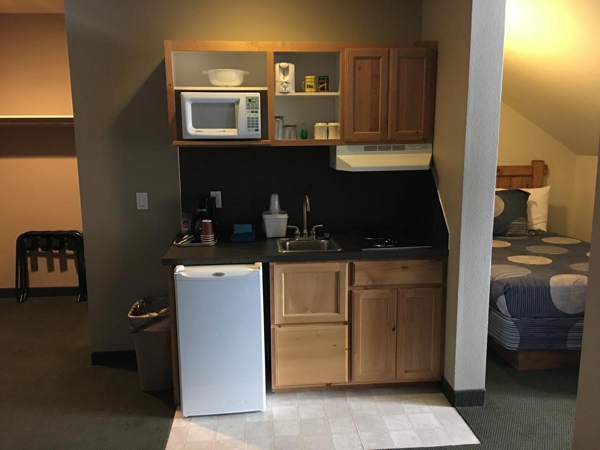 Boulder Creek Inn Donnelly エクステリア 写真