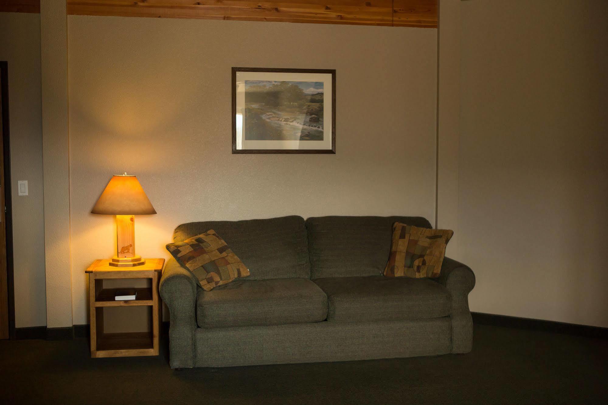Boulder Creek Inn Donnelly エクステリア 写真