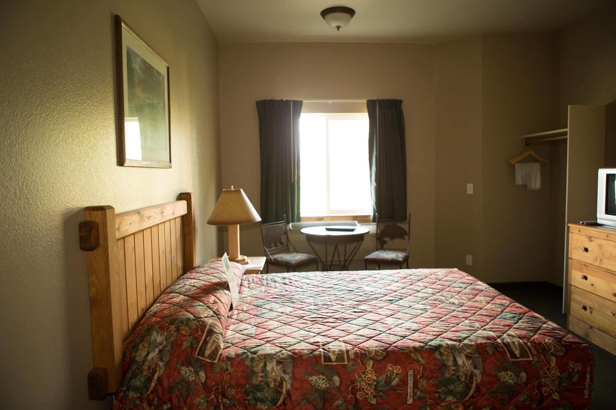 Boulder Creek Inn Donnelly エクステリア 写真