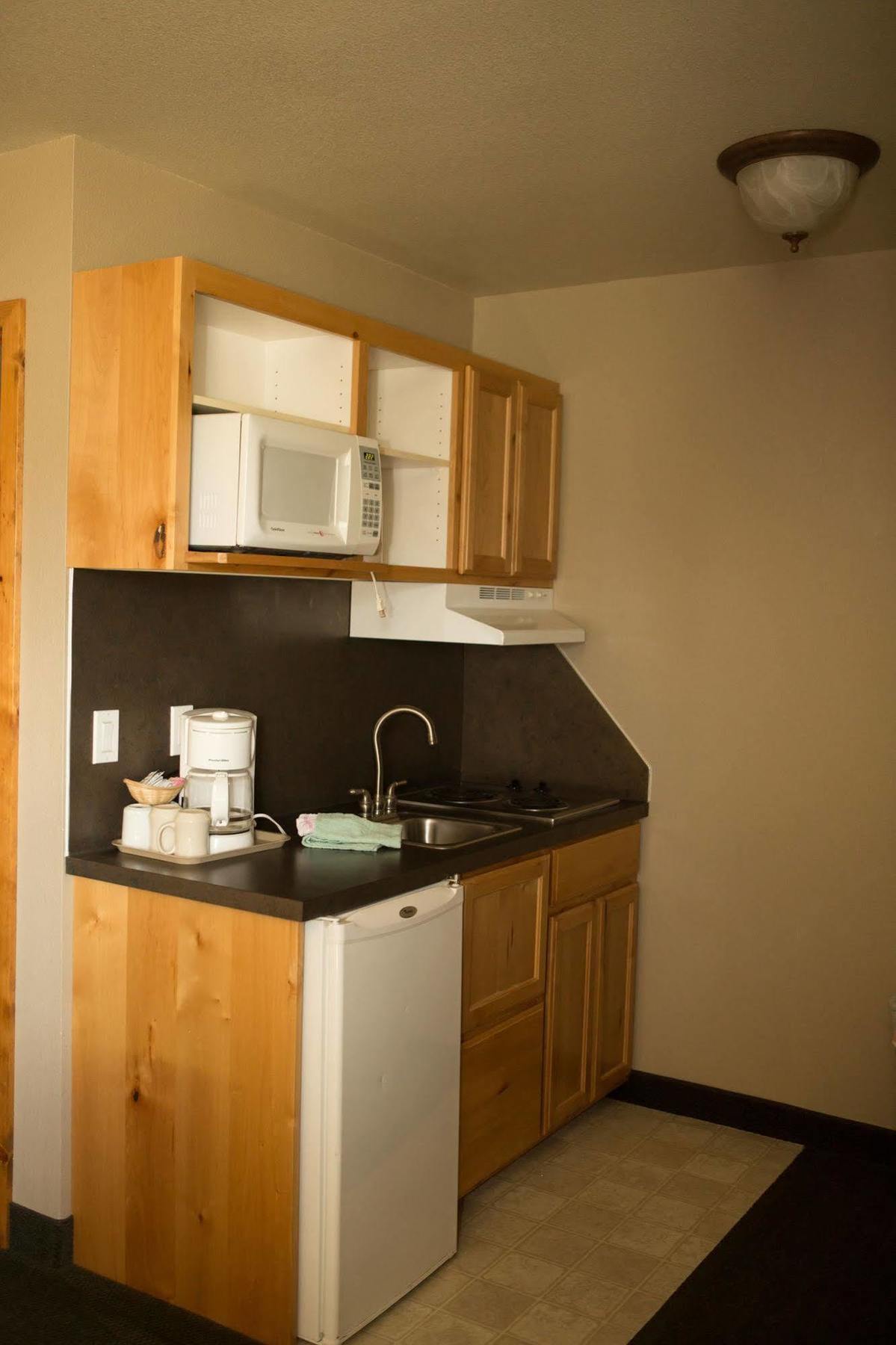 Boulder Creek Inn Donnelly エクステリア 写真