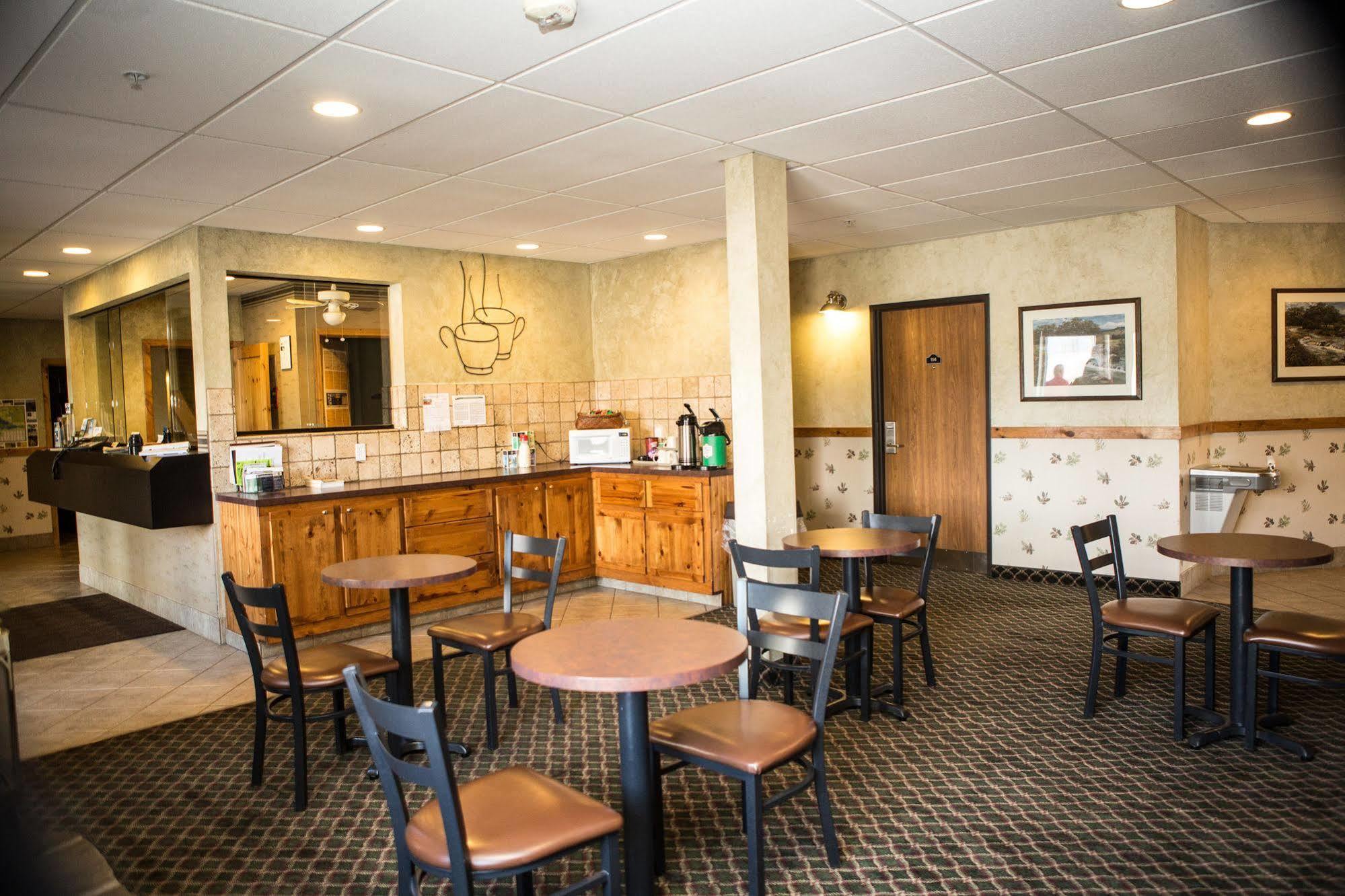 Boulder Creek Inn Donnelly エクステリア 写真
