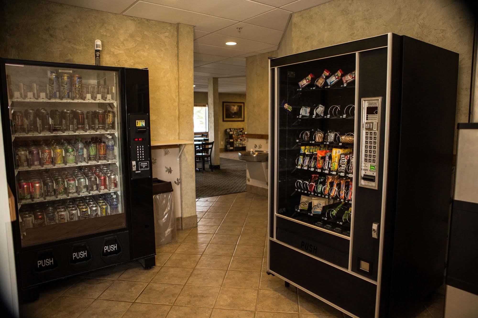 Boulder Creek Inn Donnelly エクステリア 写真